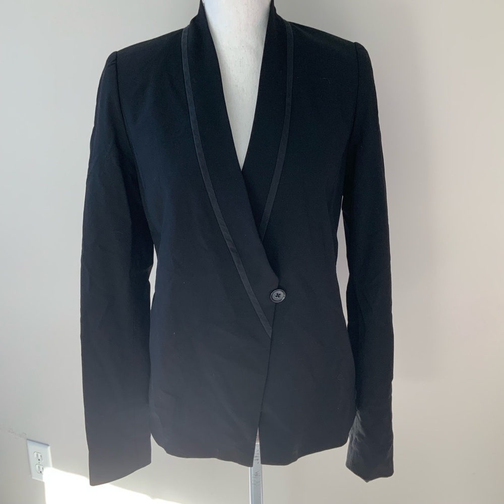Vince Women’s Chic Black Blazer